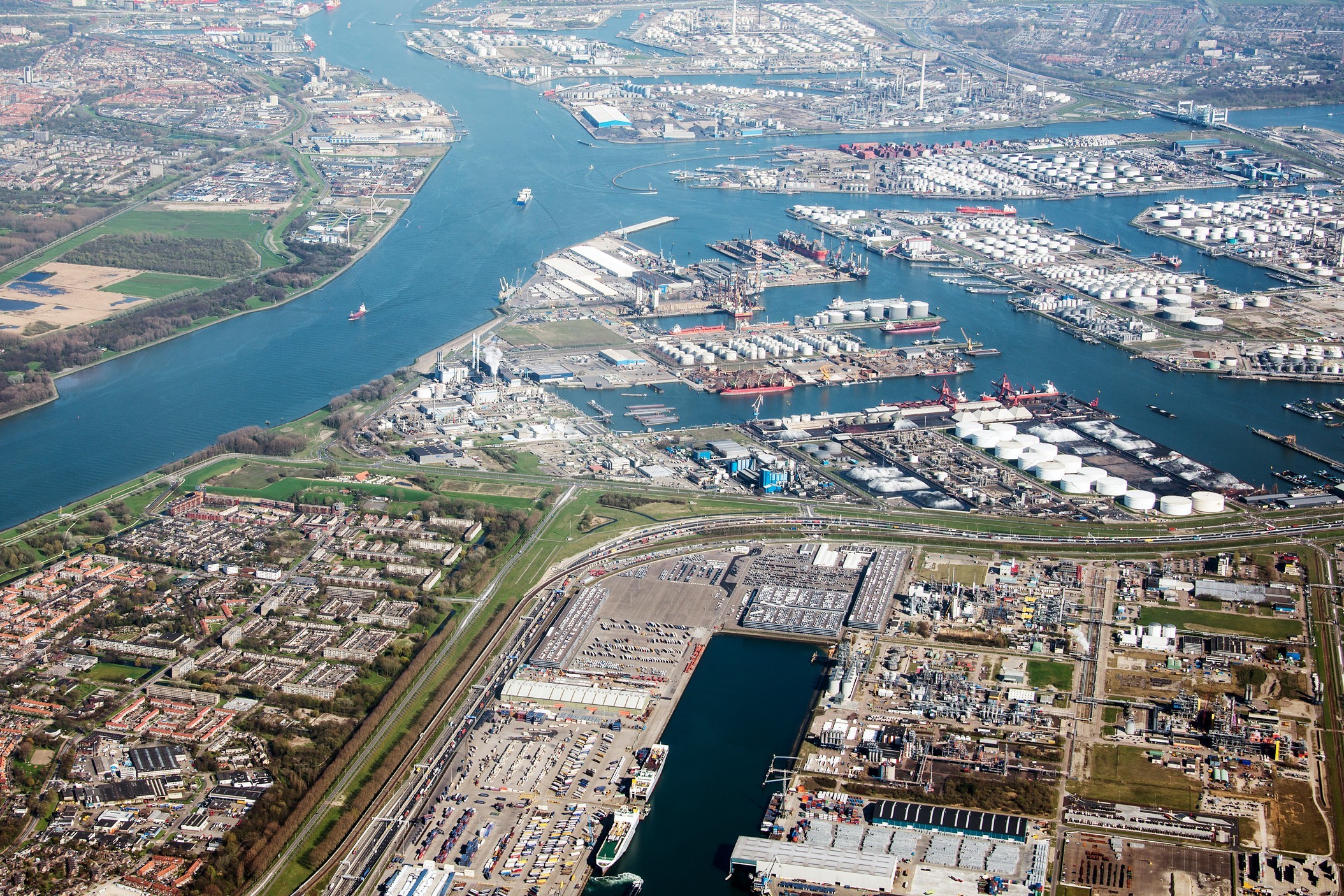 Raffinaderij Gunvor in Rotterdam zal verder gaan als handelsterminal