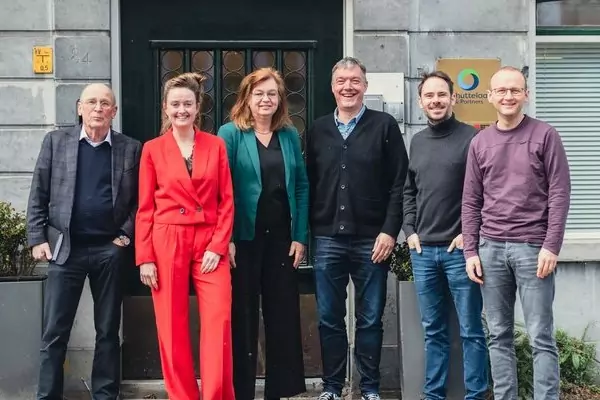 Schuttelaar & Partners bundelt krachten met Green Food Lab. Door de overname ontstaat het grootste duurzame transitiebureau van Nederland. Onder de vlag van Schuttelaar & Partners bieden de twee B Corp bureaus een unieke expertise van zowel strategie als communicatie binnen de snel veranderende wereld van voeding, gezondheid en duurzaamheid.