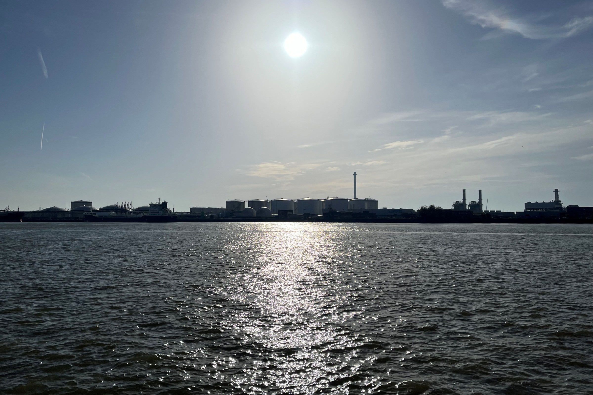 Opslagtanks haven Rotterdam