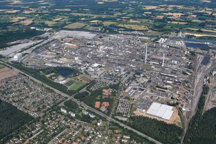 Luchtfoto van INEOS fabriek